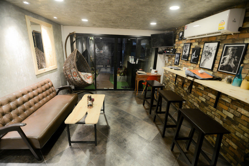 Monkeynap Hostel Bangkok Exterior photo