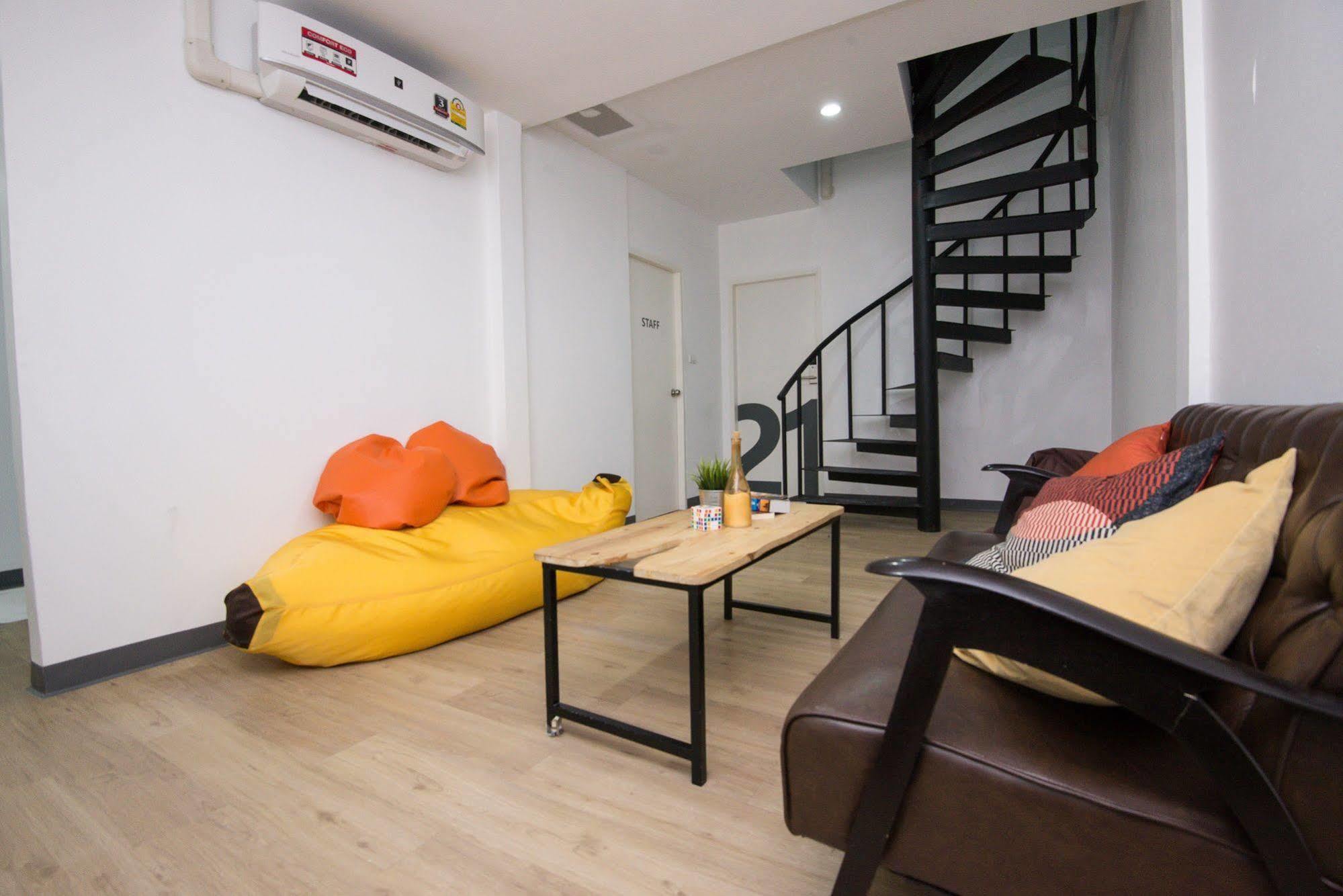 Monkeynap Hostel Bangkok Exterior photo